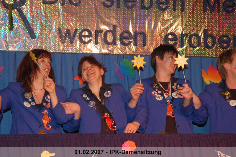 067.jpg