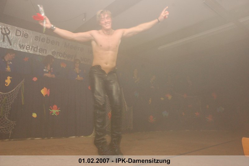 215.jpg