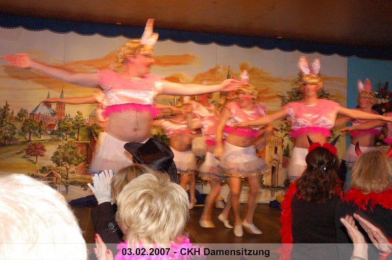 071.jpg