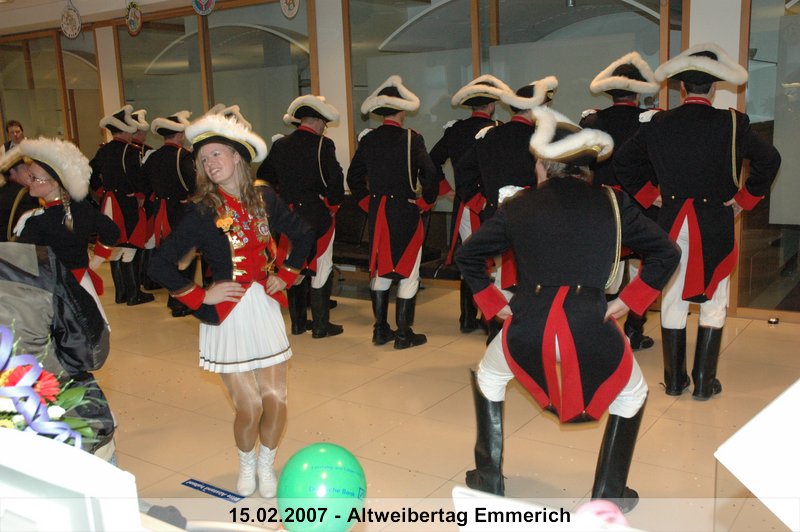 050.jpg