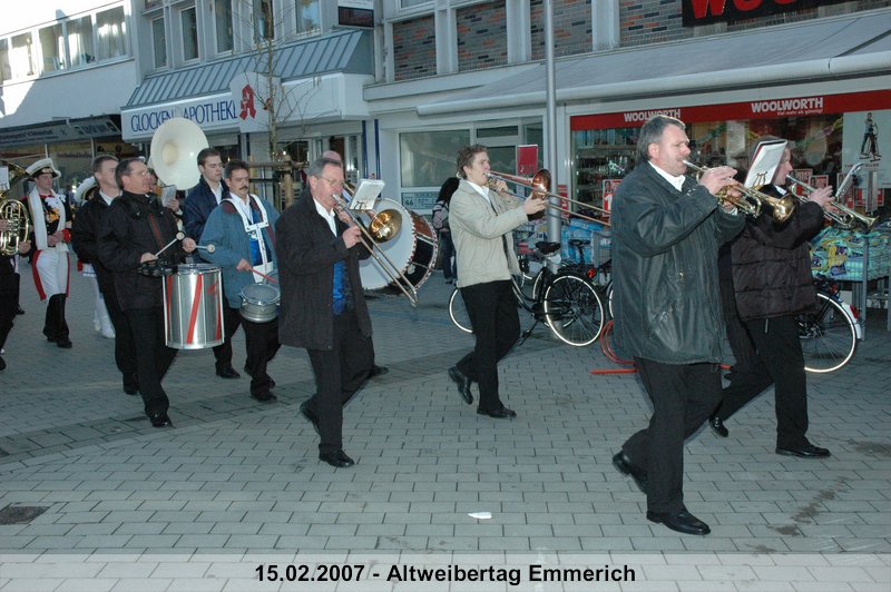 061.jpg