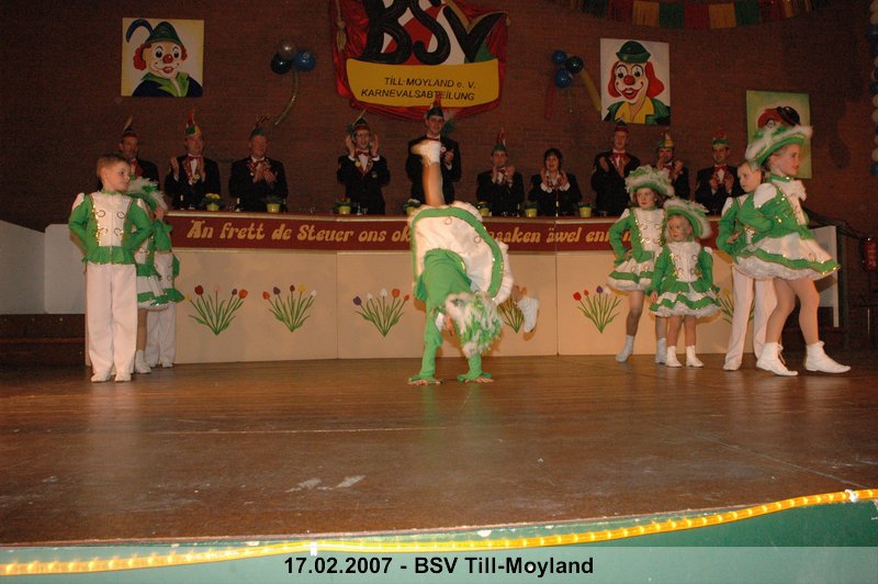 011.jpg