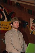 053.jpg