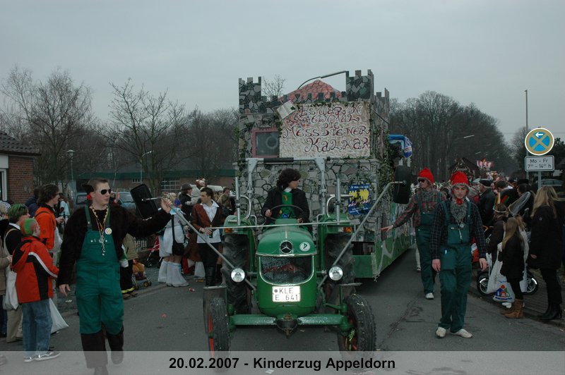 050.jpg