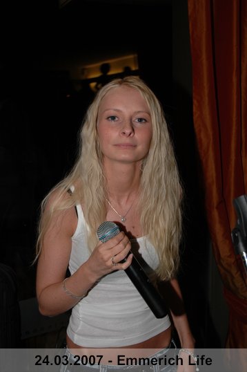 063.jpg