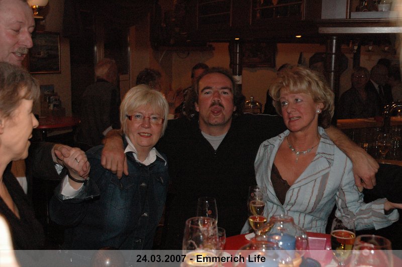 097.jpg