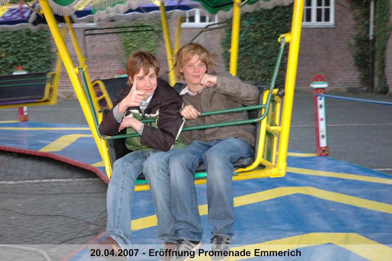 071.jpg