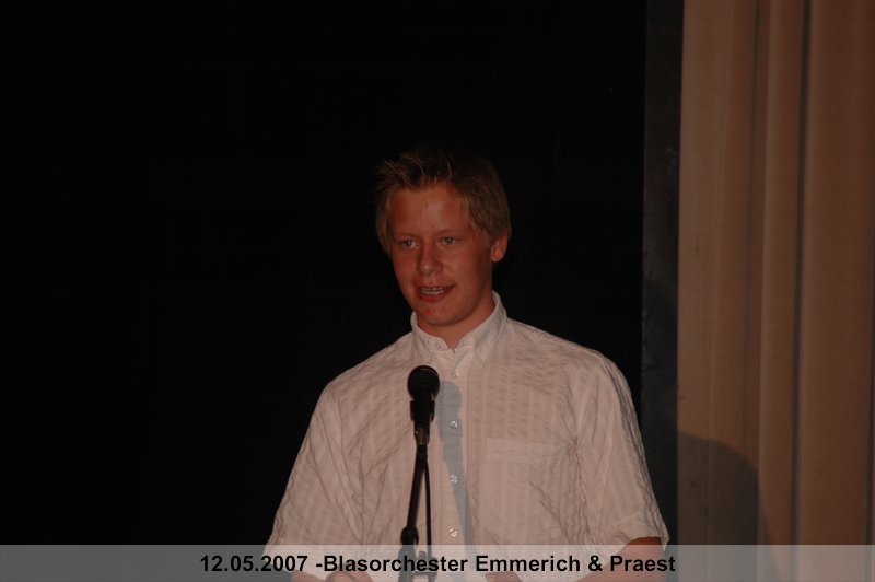050.jpg
