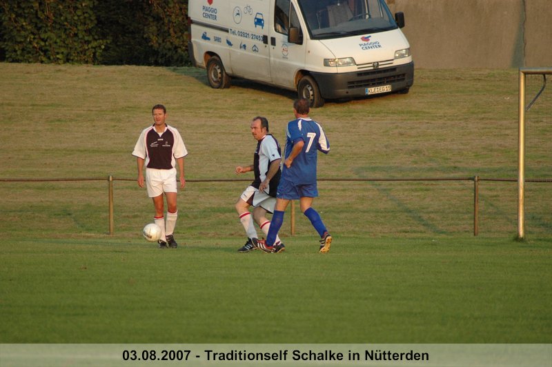 076.jpg